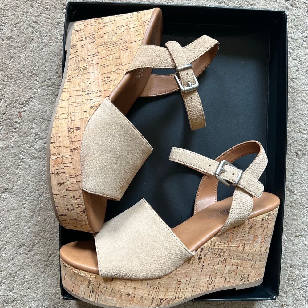 MICHAEL BY MICHAEL SHANNON WOMEN'S MEL WEDGE SANDALS